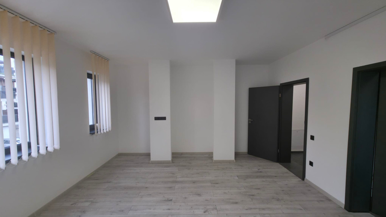 Spatiu Premium în Duplex pentru birou: 6 Camere, Infrastructură IT, Parcare