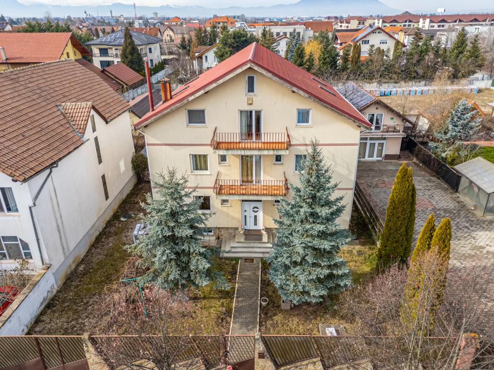 Casă de vânzare în Brașov, zona Tractorul- Comision 0%