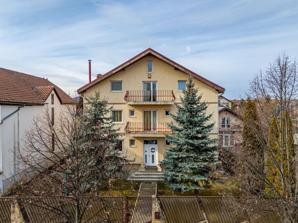 Casă de vânzare în Brașov, zona Tractorul- Comision 0%