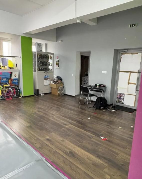 Spatiu de Birou/Comercial 240m2 zona Baza 3