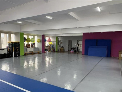 Spatiu de Birou/Comercial 240m2 zona Baza 3