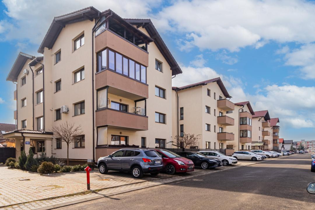 Apartament 3 camere + loc de parcare
