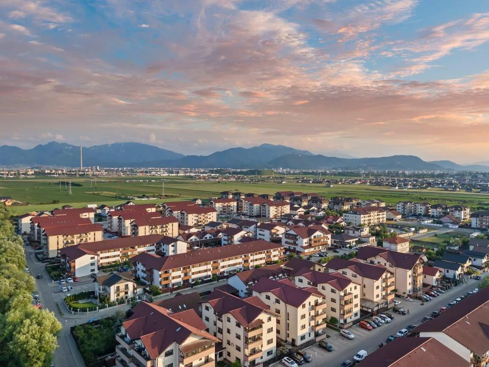 Apartament 3 camere + loc de parcare