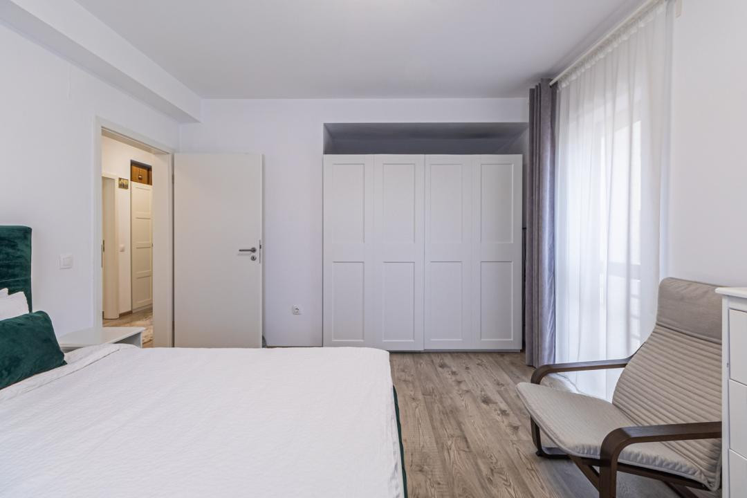 Apartament 3 camere + loc de parcare