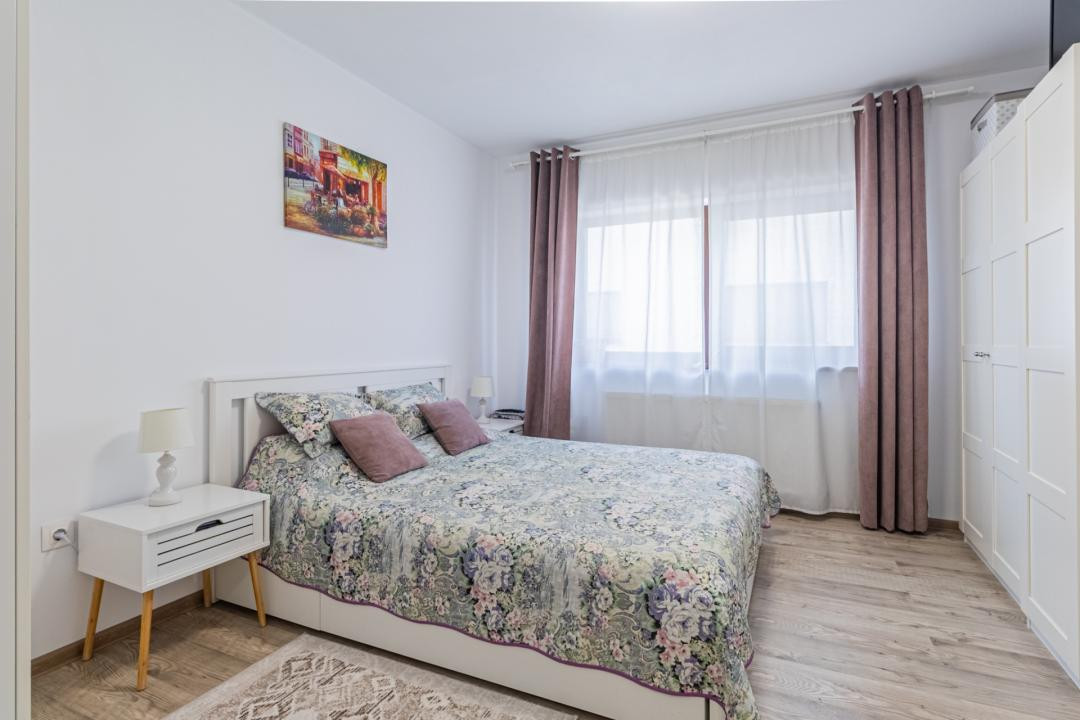 Apartament 3 camere + loc de parcare