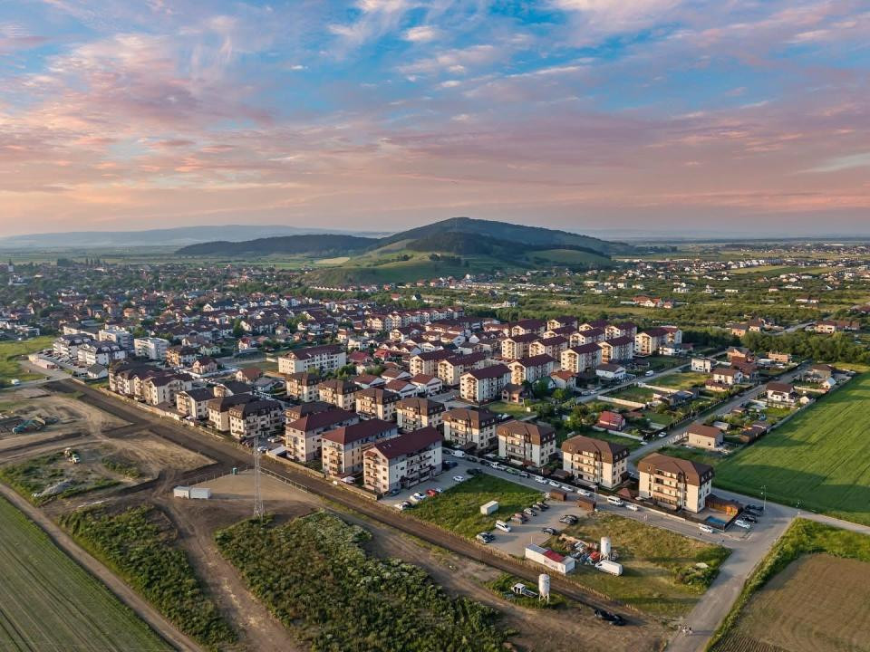 Apartament 3 camere + loc de parcare