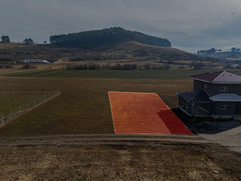 Teren intravilan 585mp Sânpetru, panoramă Lempes si padure, Comision 0%