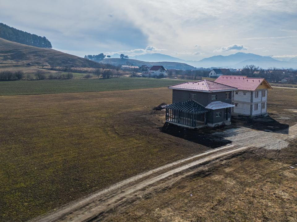 Teren intravilan 585mp Sânpetru, panoramă Lempes si padure, Comision 0%