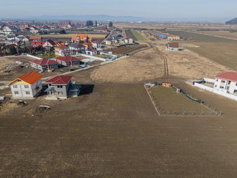 Teren intravilan 585mp Sânpetru, panoramă Lempes si padure, Comision 0%