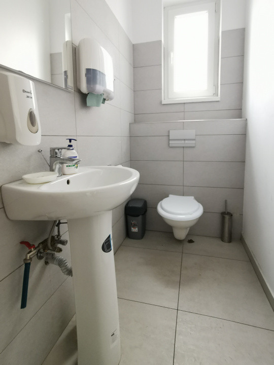 Spatiu comercial finisat 174mp vitrina la Dna Stanca ideal showroom clinica