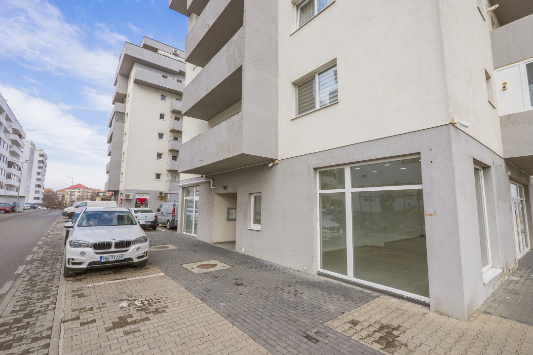 Spatiu comercial finisat 174mp vitrina Dna Stanca ideal showroom clinica