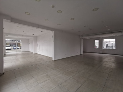 Spatiu comercial finisat 174mp vitrina la Dna Stanca ideal showroom clinica