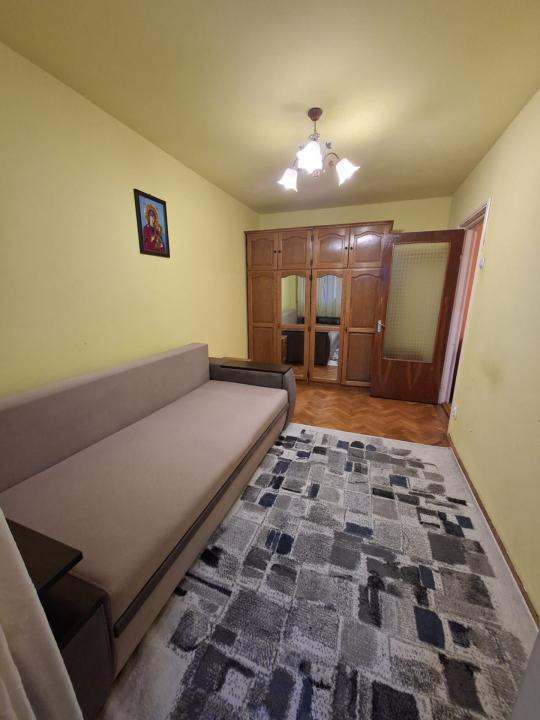 APARTAMENT DE INCHIRIAT 2 CAMERE STR MIHAI VITEAZUL