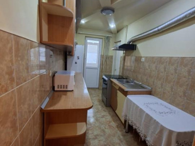 APARTAMENT DE INCHIRIAT 2 CAMERE STR MIHAI VITEAZUL