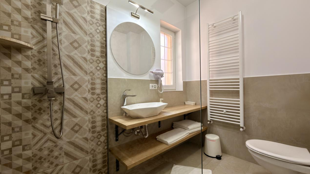 Pensiune de vanzare - Sugag Transalpina