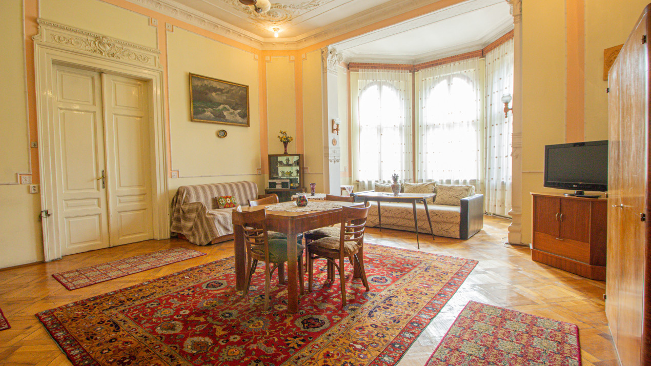Proprietate deosebita, farmec si noblete - Strada Lunga 84