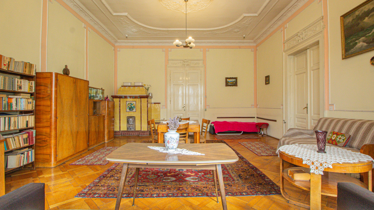 Proprietate deosebita, farmec si noblete - Strada Lunga 84