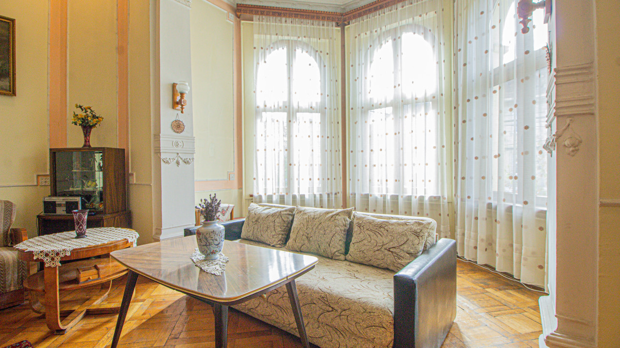 Proprietate deosebita, farmec si noblete - Strada Lunga 84