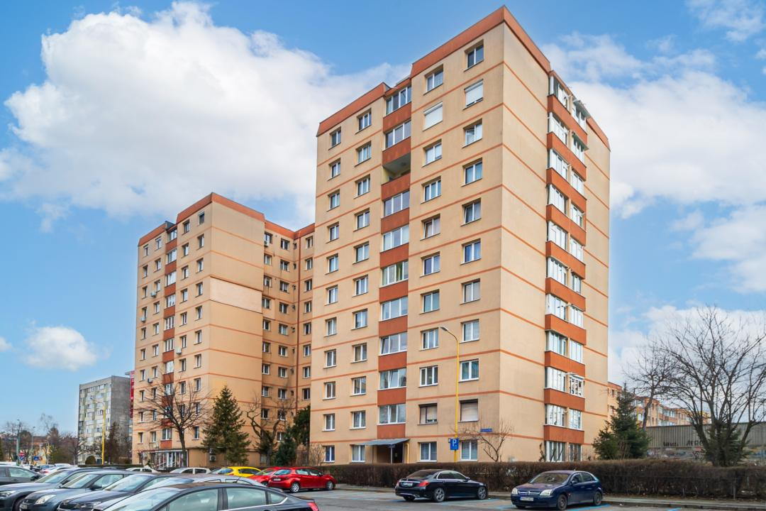 Spațiu comercial stradal 57 mp utili, complet utilat