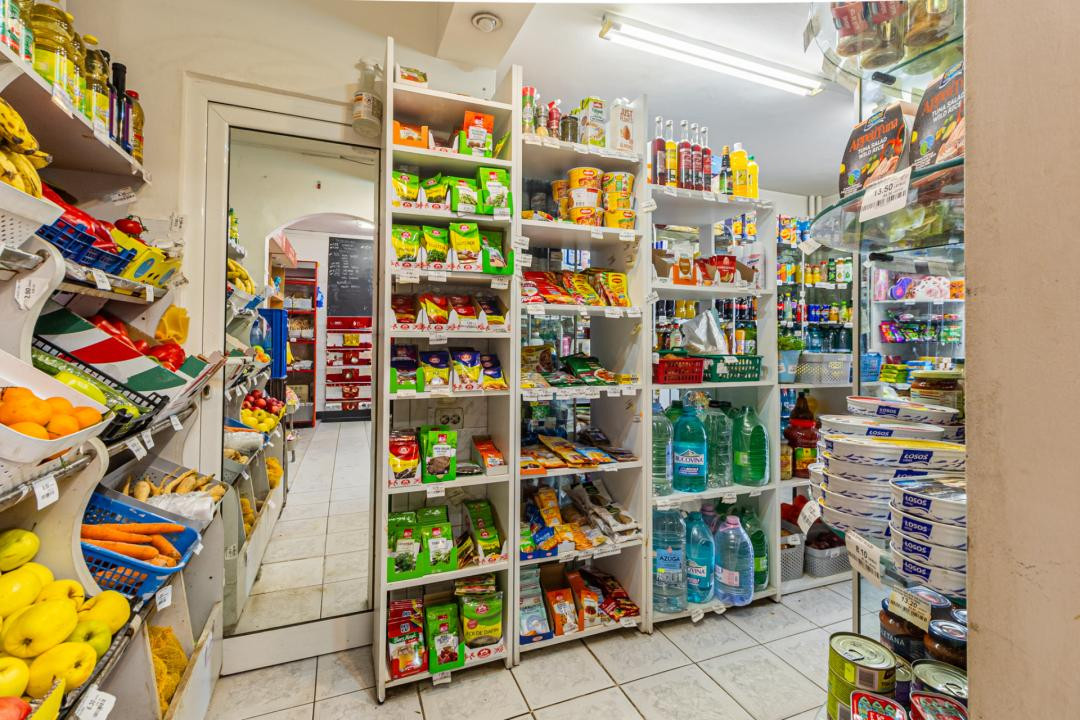 Spațiu comercial stradal 57 mp utili, complet utilat