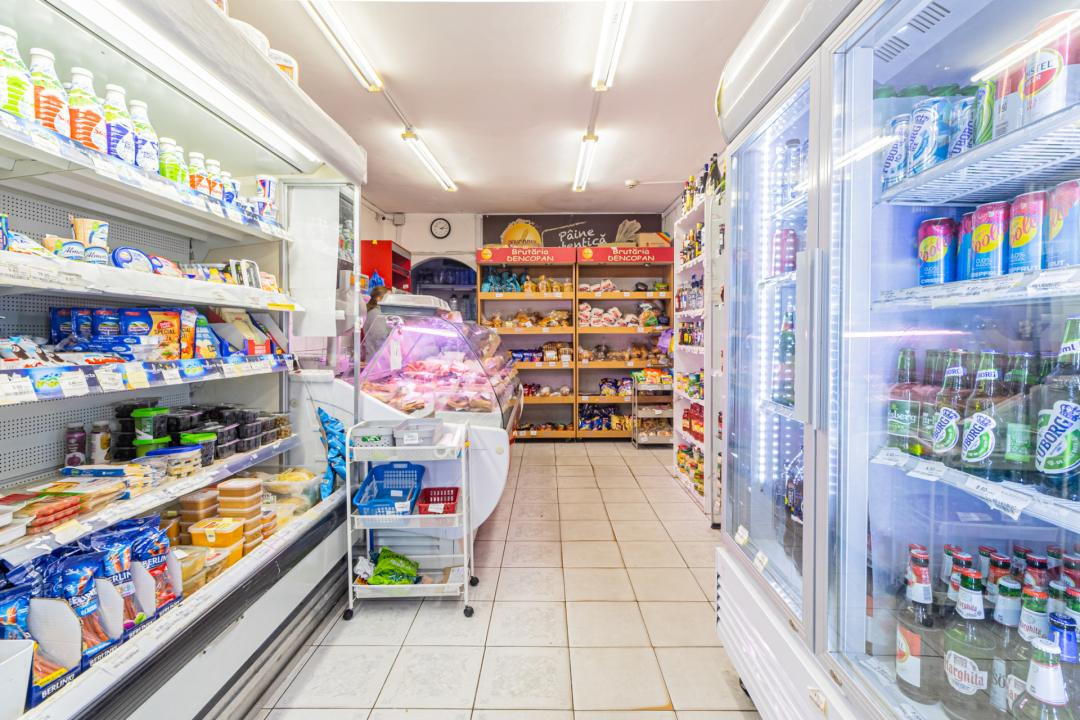 Spațiu comercial stradal 57 mp utili, complet utilat