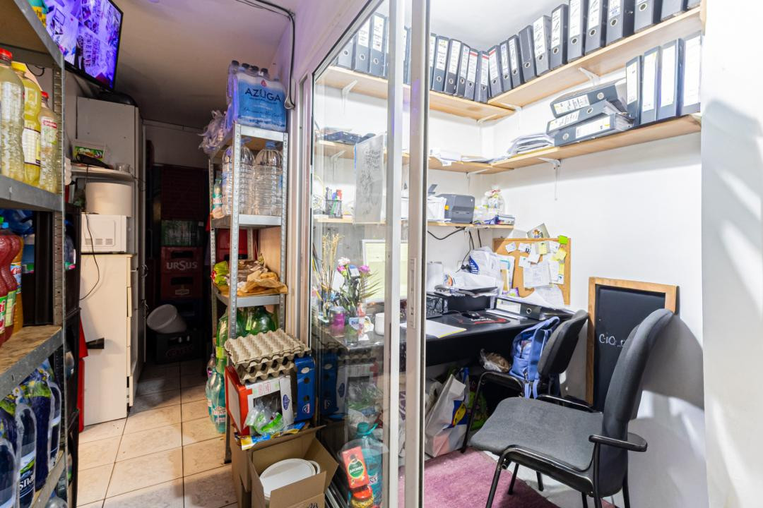 Spațiu comercial stradal 57 mp utili, complet utilat