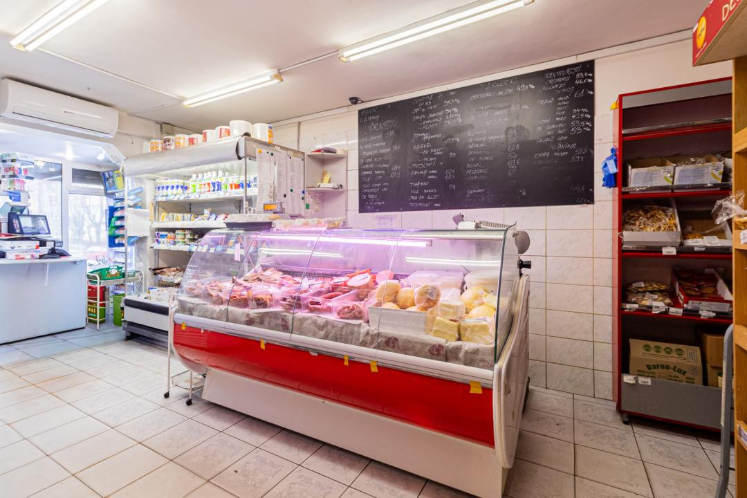 Spațiu comercial stradal 57 mp utili, complet utilat