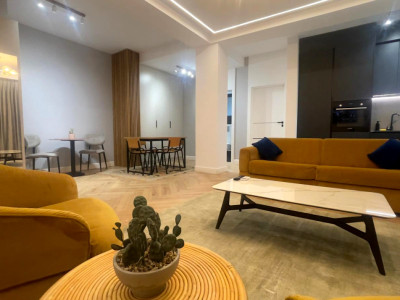 Apartament de Lux – Eleganță și Confort Premium