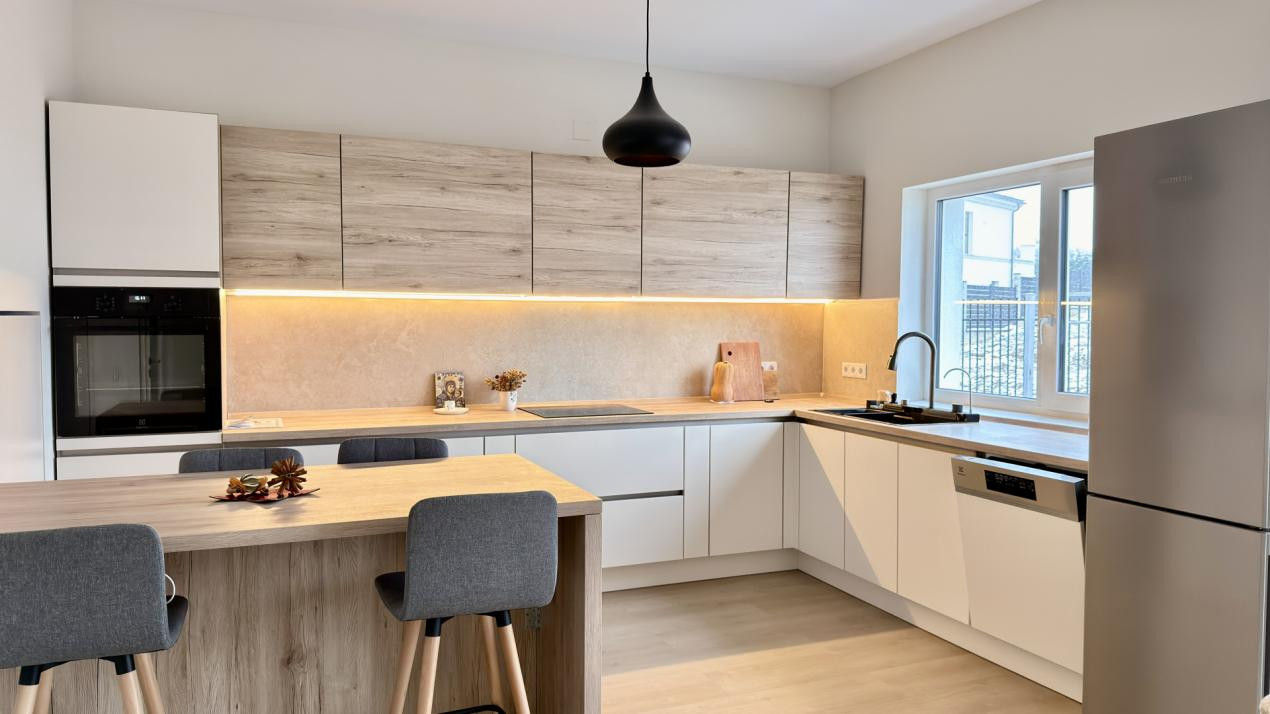 Vilă modernă de închiriat 