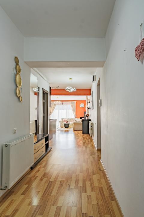 Apartament 3 camere - Etaj 1 - str. Lupeni - 94 mp total