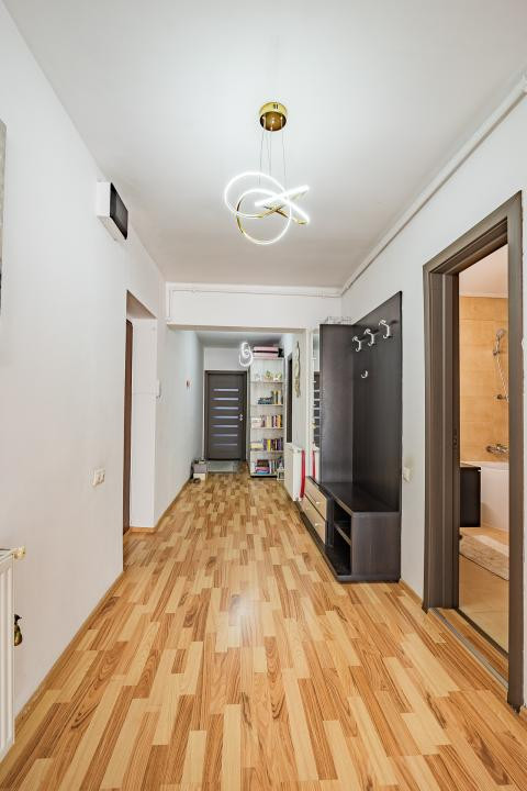 Apartament 3 camere - Etaj 1 - str. Lupeni - 94 mp total