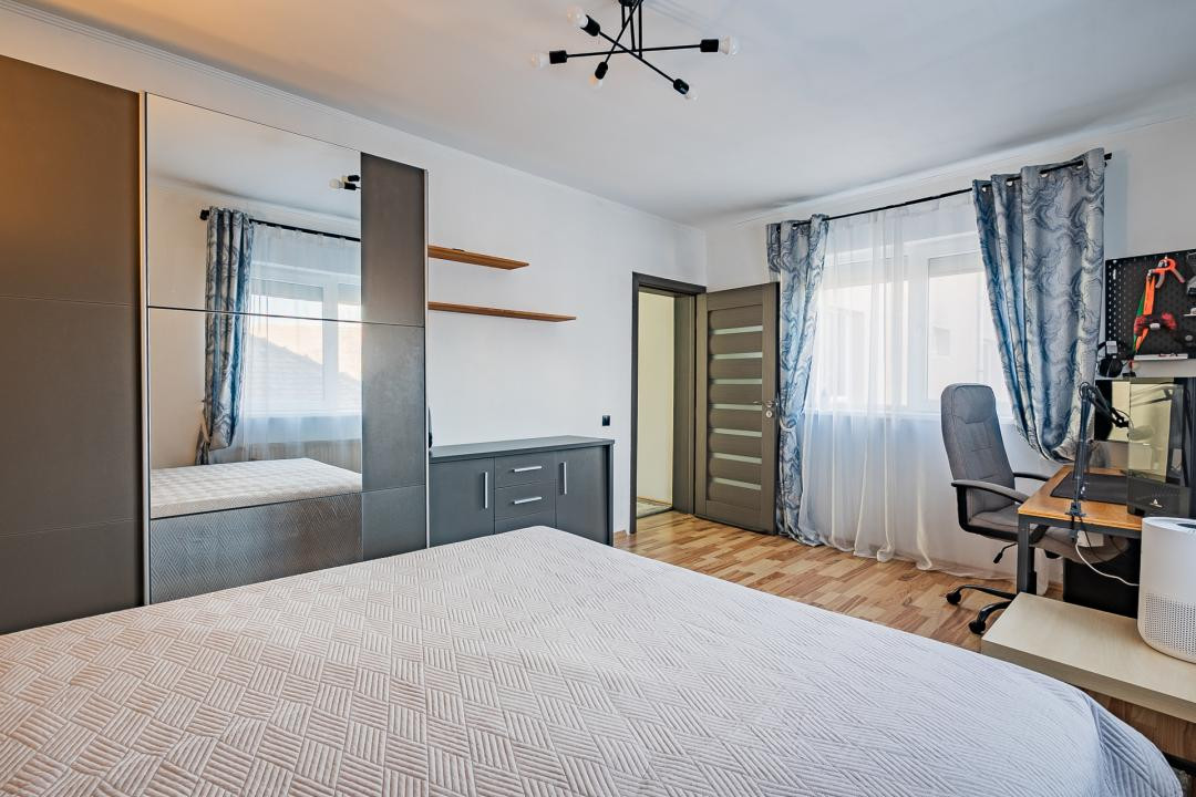 Apartament 3 camere - Etaj 1 - str. Lupeni - 94 mp total