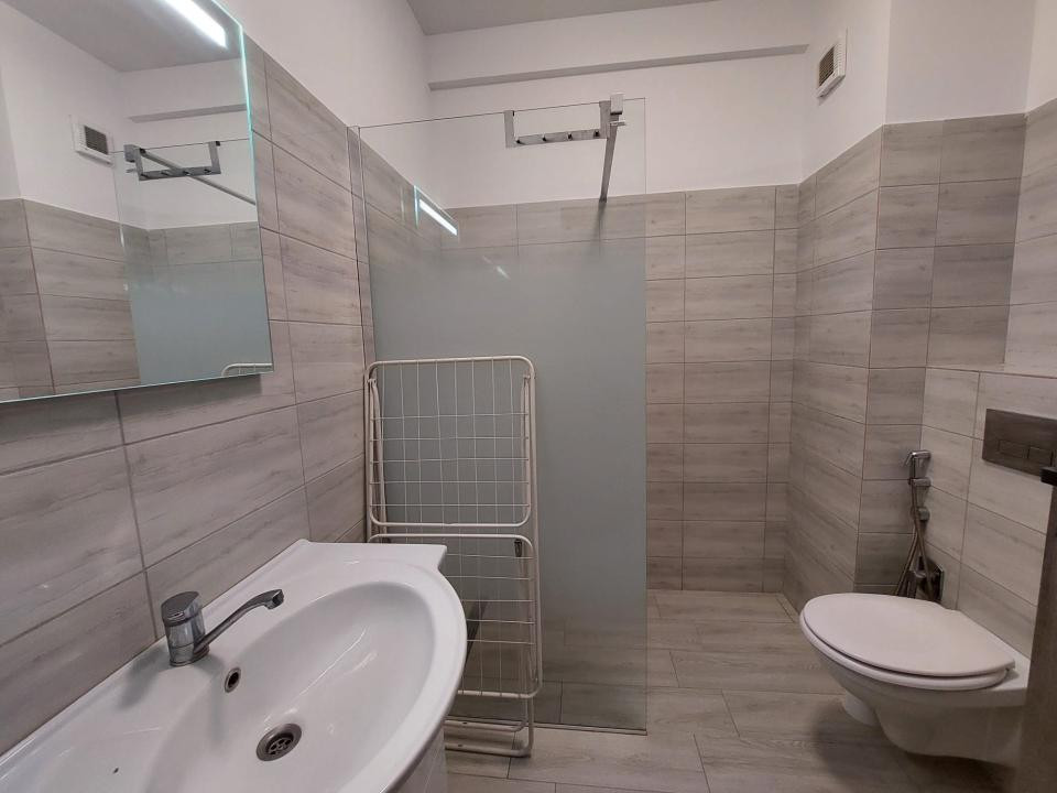 Garsoniera decomandata  premium - Închiriere - Împaratul Traian