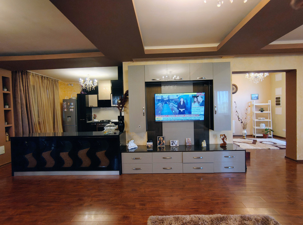 ✨Vila 8 camere, premium – Investiție versatilă, Brădești