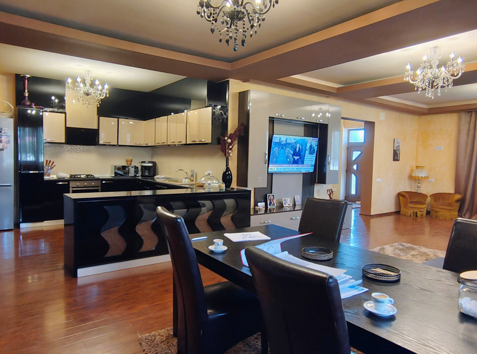 ✨Vila 8 camere, premium – Investiție versatilă, Brădești