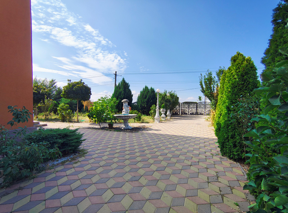 ✨Vila 8 camere, premium – Investiție versatilă, Brădești