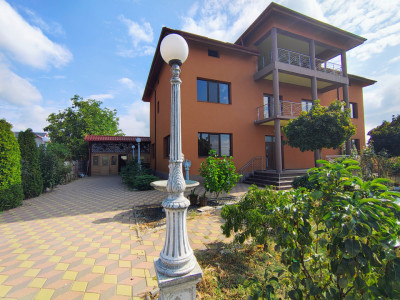 ✨Vila 8 camere, premium – Investiție versatilă, Brădești