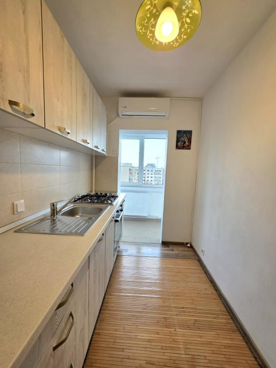 De închiriat 2 camere + loc de parcare