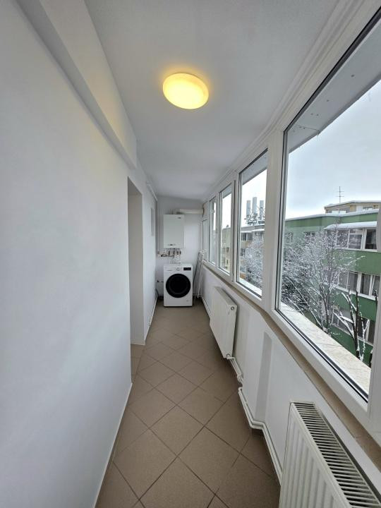 De închiriat 2 camere + loc de parcare