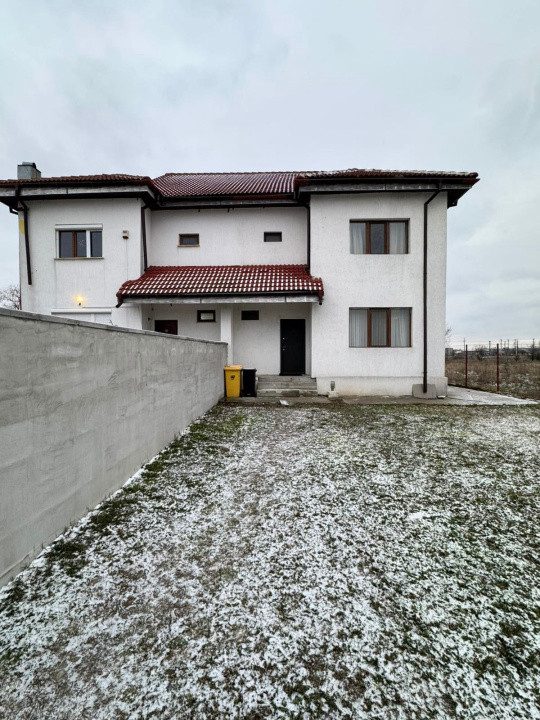 Duplex de Vânzare în Cârcea – Zona Metro | Modern și Spațios