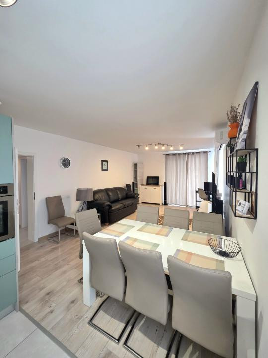 ​3 Camere de închiriat cu vedere spre TÂMPA