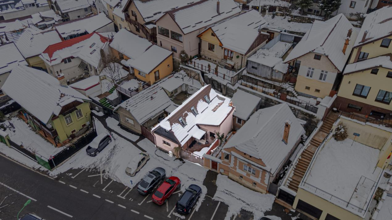 Casă cochetă de închiriat în Schei , Comision 0%