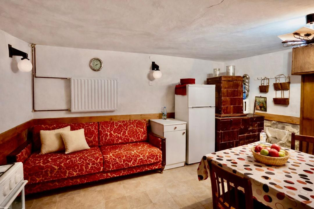 Tradiție și potențial: casă cu șură, utilități complete, Turnu Roșu