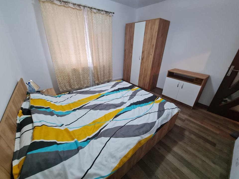 Apartament cu 3 camere, etajul 1 cu 2 bai in Nicolina, pe strada Ovidiu!