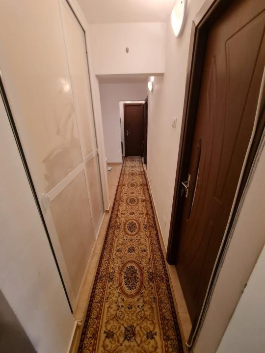 Apartament cu 3 camere, etajul 1 cu 2 bai in Nicolina, pe strada Ovidiu!