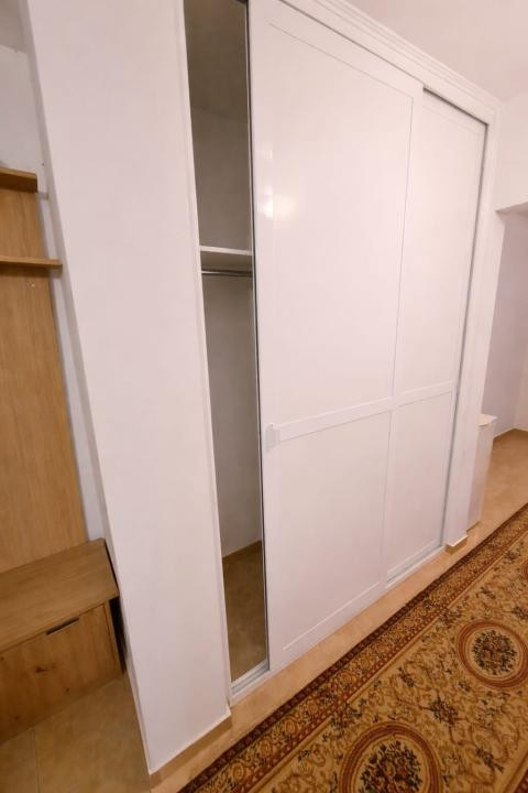 Apartament cu 3 camere, etajul 1 cu 2 bai in Nicolina, pe strada Ovidiu!