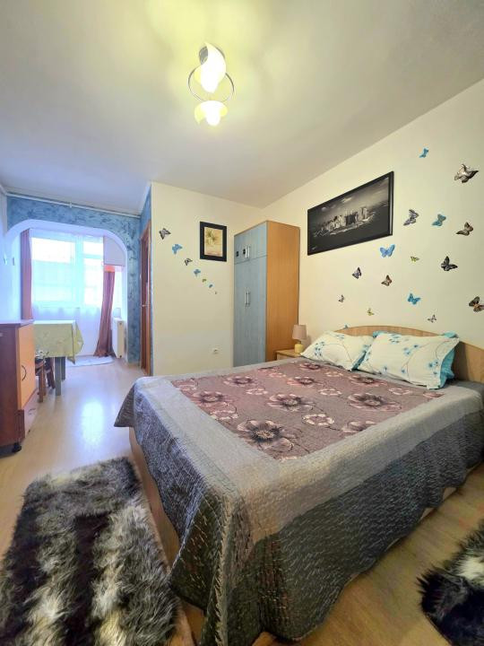 De închiriat GARSONIERĂ | etaj intermediar 