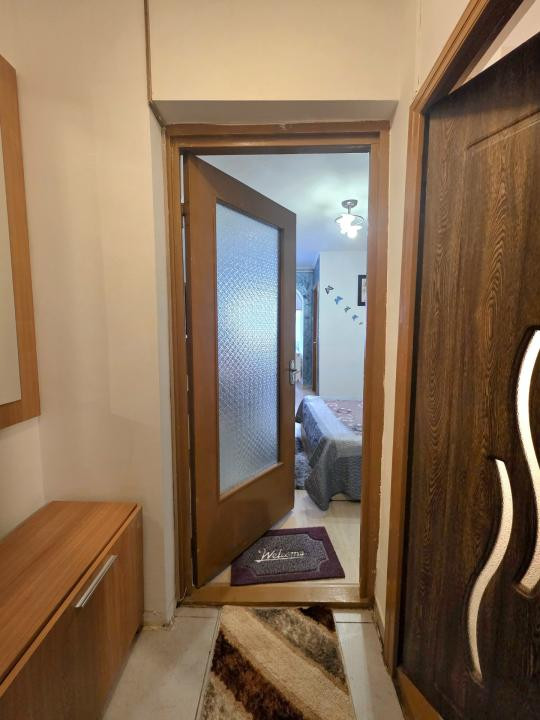 De închiriat GARSONIERĂ | etaj intermediar 