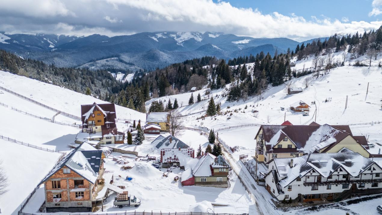 Oportunitate Investiție I Teren 4.000 mp în Fundata I 0% COMISION