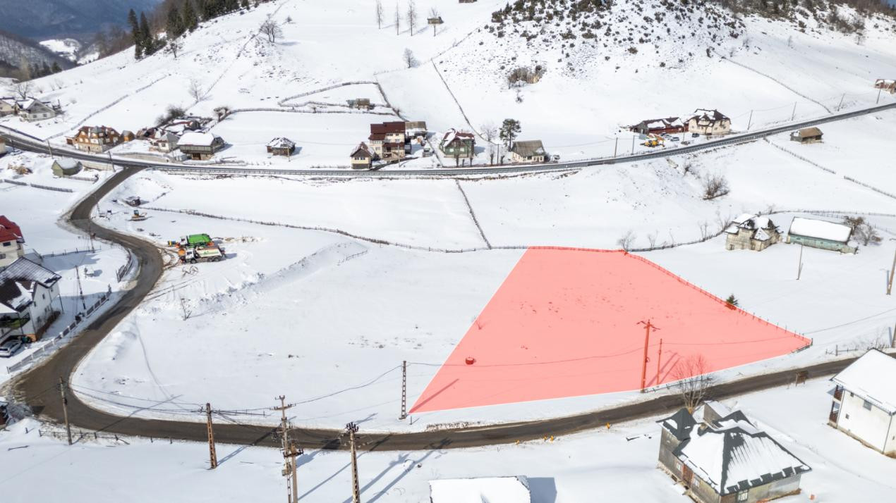 Oportunitate Investiție I Teren 4.000 mp în Fundata I 0% COMISION